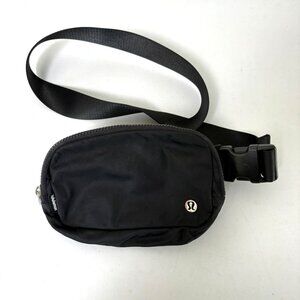 Lululemon Everywhere Belt Bag Black 1L Adjustable Strap Fanny Pack LU9AX2S